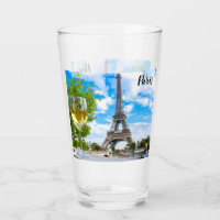 Torre Eiffel com vinho branco