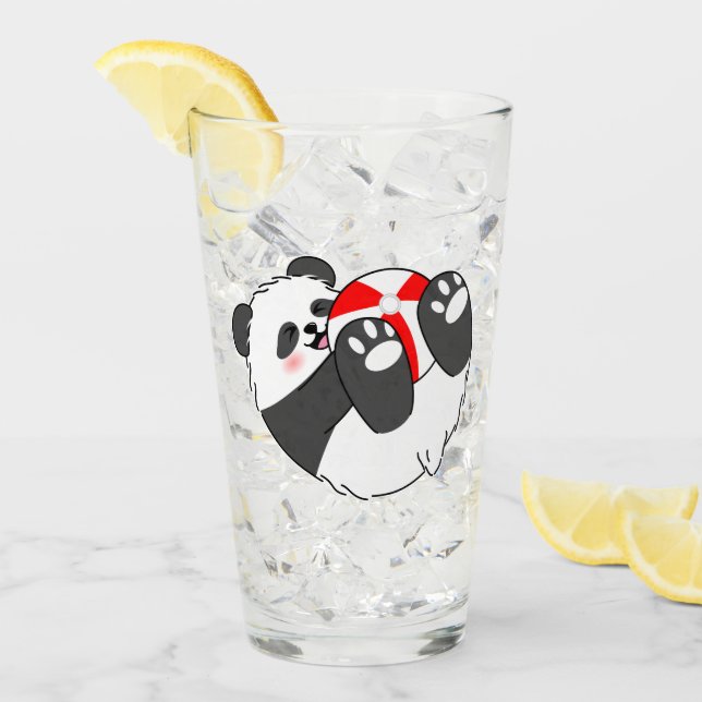 Copo De Pint Um Bebê Panda Fofo Brincando com uma Bola (Gelo frontal)