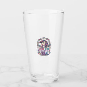 Copo De Pint Unicórnio Fofo mas Ligeiramente Feral Fundo Branco