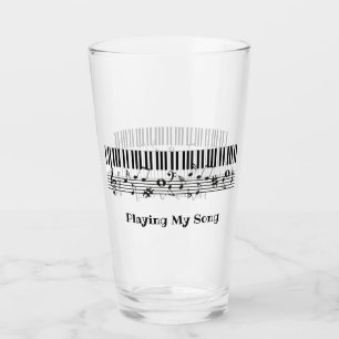 Copo De Pint Vidro do Bebendo Piano Music