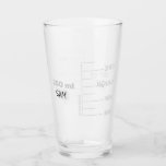 Copo De Pint Vidro personalizado do Bebendo do Science Lab Beak<br><div class="desc">Para o amante da ciência em sua vida. Esse copo é feito para parecer um pedaço de vidro de laboratório, graduado para um copo de 250 ml. Você pode até personalizá-lo com suas iniciais ou nome, assim como faria em um laboratório. A design é repetida na frente e atrás. Excelente...</div>