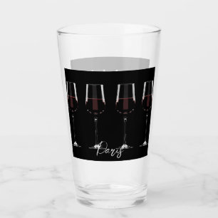 Copo De Pint Vinhos com vinho tinto em preto