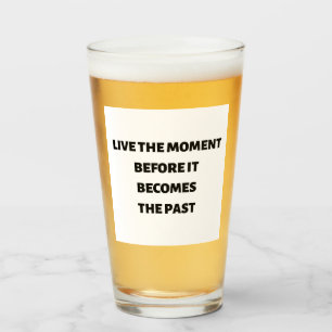 Copo De Pint Viva o momento antes que se torne a última xícara