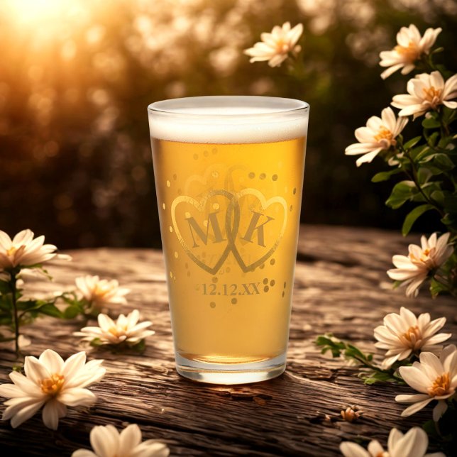 Copo De Pint Wedding Anniversary Gold Hearts Glass Tumbler (Celebrate your anniversary in the form of this glass. You can add your initials and wedding)