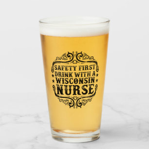 Copo De Pint Wisconsin Bebe Com Um Vidro De Enfermeira