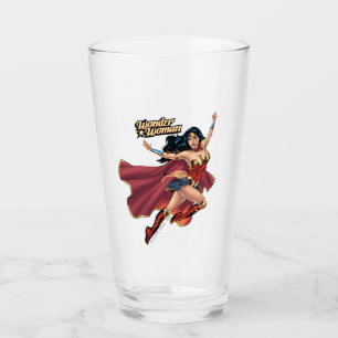 Copo De Pint Wonder Woman Wearing Cape