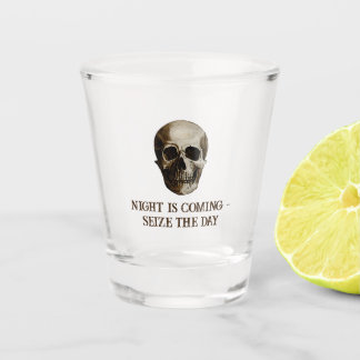 Copo De Shot A noite está chegando - agarrar o dia