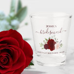Copo De Shot Casamento Elegante de Bridesmaid Rosas Blush Burgu<br><div class="desc">Estes óculos são uma maneira divertida e pensativa de obrigado das madrinhas do casamento. Eles apresentam um belo design gráfico com letras elegantes de escrita e um aglomerado de rosas de aquarelas pintadas manualmente em tons de burgundy, vermelho e rosa-pincel, juntamente com folhas de eucalipto e verde-jardim. Na legenda lê-se:...</div>