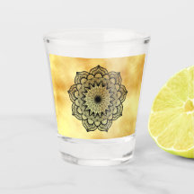 Copo para Shot com Mandala Preta em Fundo Dourado 