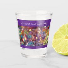 Copo para shot Mardi Gras caprichoso com máscaras.