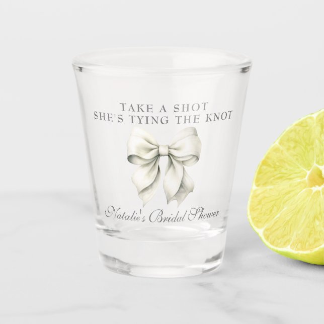 Copo De Shot Ela é Chá de panela Arco branco de Casando (Frente)