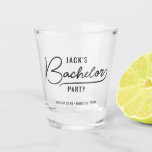 Copo De Shot Favoritos mínimos do partido de solteiro de Na mod<br><div class="desc">Nossa coleção mínima de Na moda Bachelor Party apresenta fontes elegantes e masculinas e um design moderno limpo, fazer perfeito para comemorar em qualquer destino. Cada peça é fácil de personalizar, impressa profissionalmente e trabalhada com materiais de alta qualidade — tirando o estresse do planejamento partidário para que você possa...</div>
