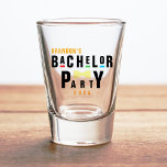 Copo De Shot Festa Colorida de Bachelor de Bowtie nos anos 90<br><div class="desc">Coloridos 90 anos atrás de uma despedida de solteiro de vidro para um noivo e padrinho de casamento. Personalize-o com os detalhes do evento.</div>