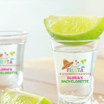 Copo De Shot Final Fiesta Mexicana Tequila Bachelorette<br><div class="desc">Procurando um favor festa de solteira divertido e personalizado que seus convidados vão amar? Olhe só o nosso último fiesta mexicano Tequila Bachelorette Shot Glass! Feito de vidro de alta qualidade, esse vidro fotografado apresenta uma design colorida e festiva que é perfeita para qualquer celebração com festa de solteira ou...</div>