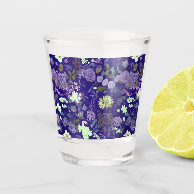 Copo De Shot Flores com atmosfera elegante e misteriosa (Frente)