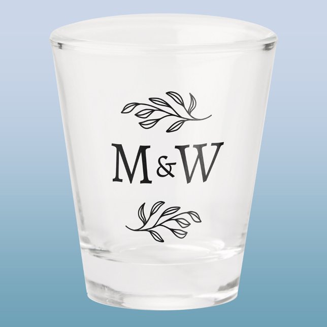 Copo De Shot Folha Botânica Elegante do Monograma do Casal Casa (Modern wedding couple monogram initials botanical leaf design shot glass)