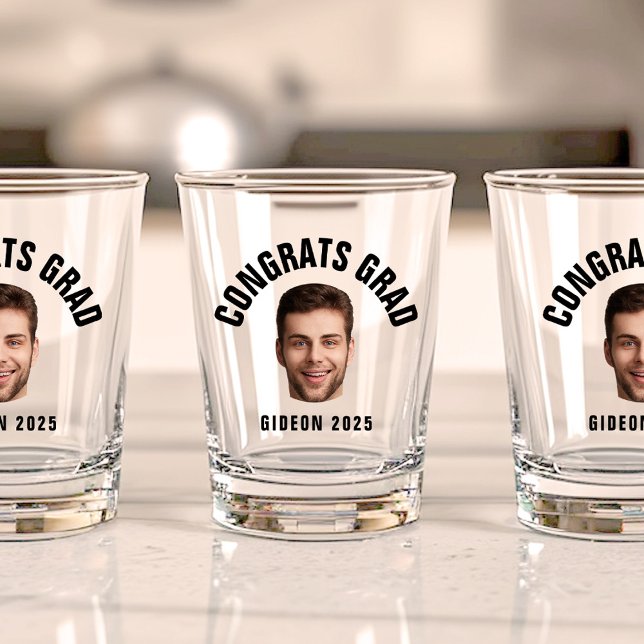 Copo De Shot Graduação de Fotografias de TEXTO PERSONALIZADA de (Three shot glasses feature a smiling face with "Congrats Grad" in black above and "Gideon 2025")