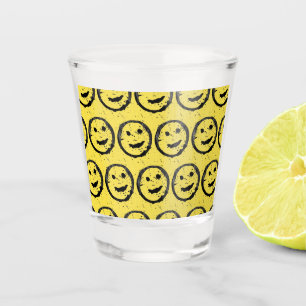 Copo De Shot Legal Sleep Happy Smiling padrão facial amarelo