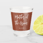 Copo De Shot Mãe do Vidro do Casamento Terracotta<br><div class="desc">Mãe do Saco de Tote de Casamento do Groom em Laranja Queimado,  Castanho e Branco/ Terracotta. Bom para a Bridesmaid nos casamentos de presentes,  festa de noiva,  festa de solteiro,  Janto de ensaio. Veja mais produtos com este design na coleção abaixo.</div>