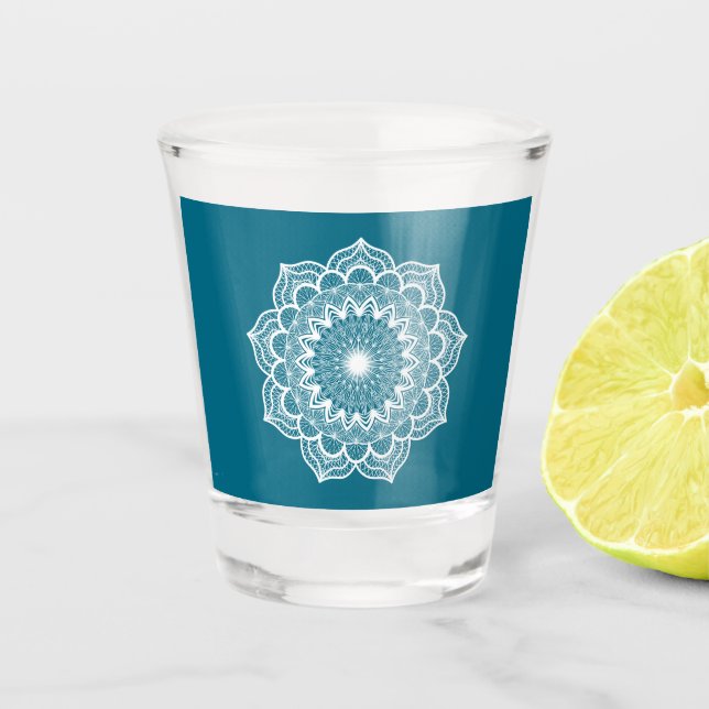 Copo De Shot Mandala Branco em Fundo Azul (Frente)