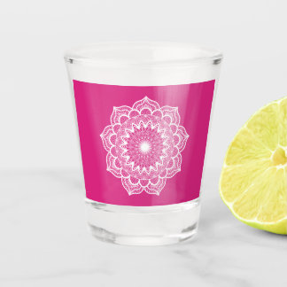 Copo De Shot Mandala Branco em Fundo Rosa