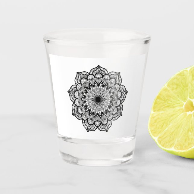 Copo De Shot Mandala Preto em Fundo Branco (Frente)