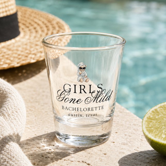 Copo De Shot Meninas Moderadas Urso de Spa Despedida de Solteir (Girls Gone Mild Spa Bear Bachelorette Shot Glass)