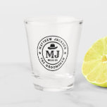 Copo De Shot Padrinhos de casamento Monogramas do logotipo Vint<br><div class="desc">Presentes personalizados para padrinhos de casamento com o tema do cowboy ocidental. Decorado com chapéu de cowboy com fonte ocidental antiga. O texto e a cor são editáveis usando a Ferramenta Design para ajustado da sua ocasião. Obtenha este presente personalizado para casamento, despedida de solteiro, festa de noivado ou qualquer...</div>