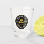Copo De Shot Padrinhos de casamento personalizados do logotipo<br><div class="desc">Presentes personalizados para padrinhos de casamento com o tema do cowboy ocidental. Decorado com chapéu de cowboy com fonte ocidental antiga. O texto e a cor são editáveis usando a Ferramenta Design para ajustado da sua ocasião. Obtenha este presente personalizado para casamento, despedida de solteiro, festa de noivado ou qualquer...</div>