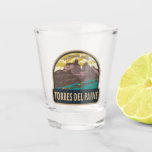 Copo De Shot Parque Nacional Torres del Paine Chile Art Vintage<br><div class="desc">Torres Del Paine National Park vetor art design. O Parque Nacional de Torres del Paine,  na região da Patagônia,  no Chile,  é conhecido pelas suas montanhas em alta altitude e por icebergs azuis brilhantes.</div>