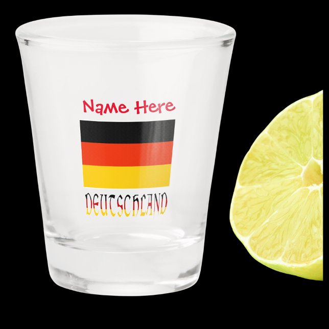 Copo De Shot Personalização Vermelha do Sinalizador Alemão alem (German Flag on shot glass with the word DEUTSCHLAND below in colors of flag. Name in red above.)