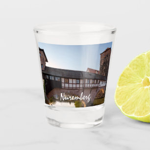 Copo De Shot Ponte medieval antiga em Nuremberga, Alemanha