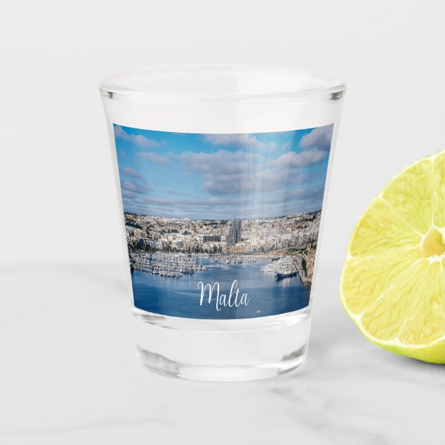 Copo De Shot Porto de Sliema com edifícios modernos e barcos (Frente)