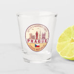 Copo De Shot Praga Cidade da República Checa Skyline Emblem<br><div class="desc">Design de arte colorida e minimalista de Praga,  com monumentos e marcos da cidade na República Checa.</div>