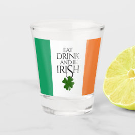 Copo De Shot Shamrock coma bebida e Be Irish Flag