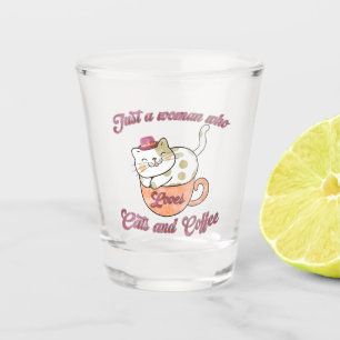 Copo De Shot Só uma mulher que ama gatos e café