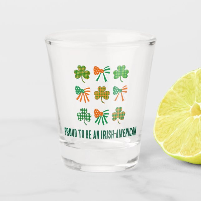 Copo De Shot St. Patricks Coquette Shamrock PROUD IRISH-AMERICA (Frente)