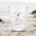 Copo De Shot Último Brinde Na Festa de solteira Da Praia Costei<br><div class="desc">Celebre em estilo com o último brinde no vidro da Festa de solteira de praia costeira. Perfeito para festas de solteira de praia, este vidro fotografado apresenta um vibrante design de tema de praia e um slogan lúdico. Feito de vidro de alta qualidade, é perfeito para brindar à noiva e...</div>