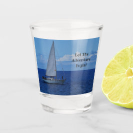 Copo De Shot Veleiro no oceano azul