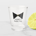 Copo De Shot Vidro de Atirador de Festas de Bachelor Masculina<br><div class="desc">Solteiro Shot Logo Shot Glass com Arco e toque</div>
