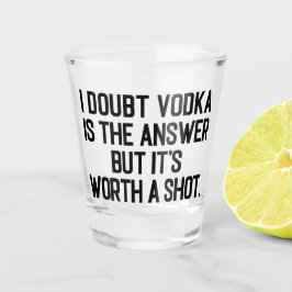 Copo De Shot Vodka É A Resposta Engraçada De Bebado