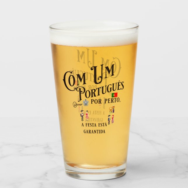 Copo de vidro com um Português por perto (Traseira (Preenchido))