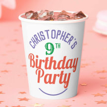 Copos de papel para o 9º aniversário de criança