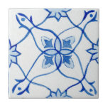 Cor da Água do Mediterrâneo Azul e Branco Padrão<br><div class="desc">Se você está procurando por um belo e distinto esplash para seu projeto de renovação em casa, não olhe mais além do nosso Azulejo de Cerâmica de Cor Azul e Branco do Mediterrâneo! Este azulejo é de um tipo, com uma intrincada escala de padrões azuis e brancos que coloca o...</div>