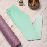 Cor de Tendência do Ombre Verde - Leggings do Past<br><div class="desc">Na moda minúsculos leggings verdes de ombre da nossa coleção de cores de tendência Autumn e Winter 2023/24 oferecem charme de eterno. Estas leggings verdes de menta coloridas apresentam um gradiente que transita de uma matiz mais profunda e intensa na cintura para uma sombra pastel mais suave em direção às...</div>