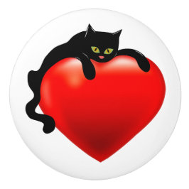 Coração do vermelho do gato preto