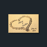 Coração na Impressão de Arte Canvas<br><div class="desc">Um coração desenhado na areia na praia. Personalize com seus próprios detalhes de casamento ou outras informações. Excelente presente de casamento!</div>