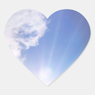 Coração O amor está escrito no adesivo das nuvens