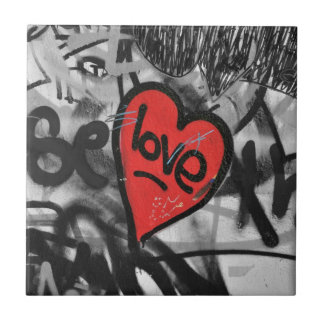 coração pintado vermelho