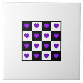 Corações roxas B&W batendo no Azulejo cerâmico